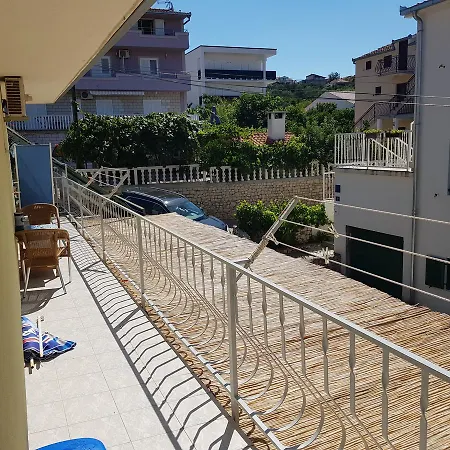 Πανσιόν Karlovic 3*